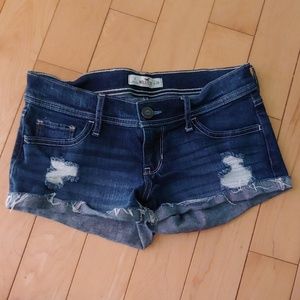 HOLLISTER distressed Jean shorts size 3/26